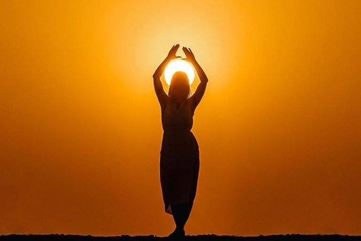 Experience the magic of the Dubai desert where sunsets become unforgettable memories and moments of joy unfold through adventure cultural experiences and delectable Arabian cuisine under starlit skies.